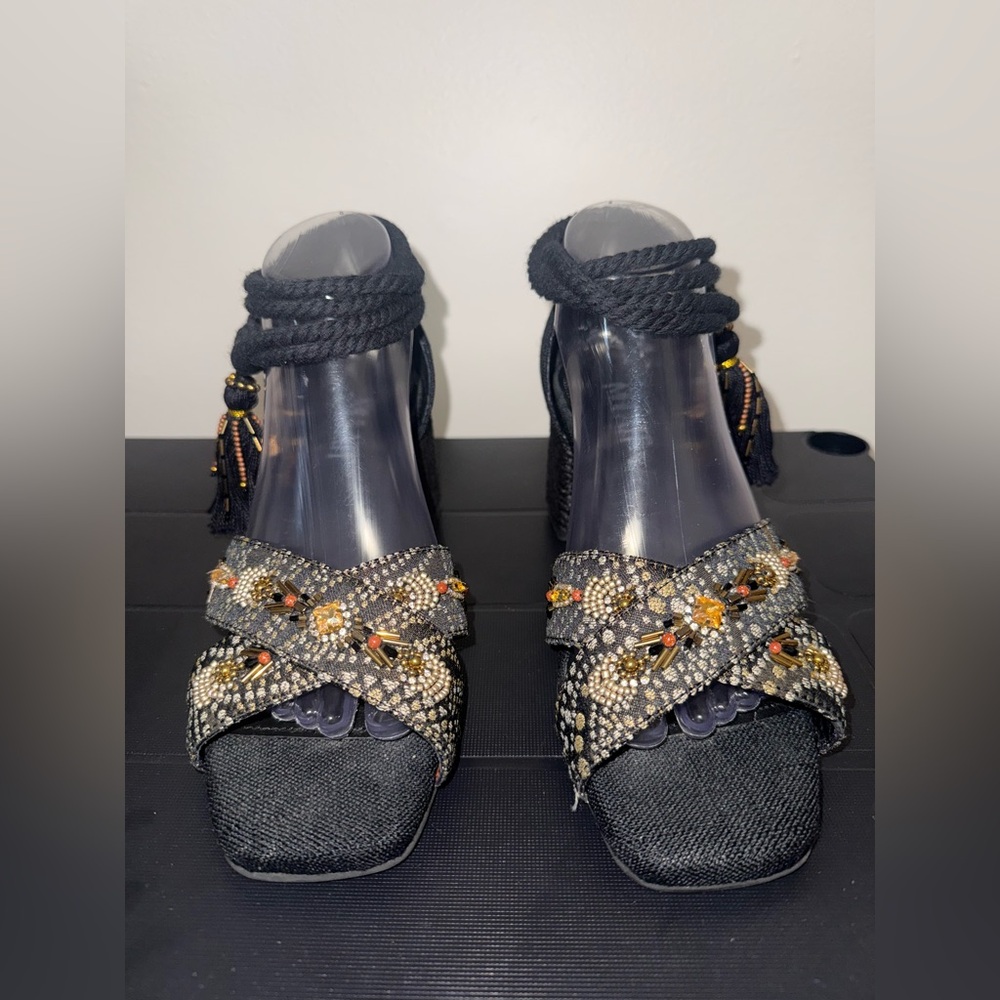 MULATT HANDMADE COLOMBIAN Embellished Black Sandals SIZE 10 excellent conditions